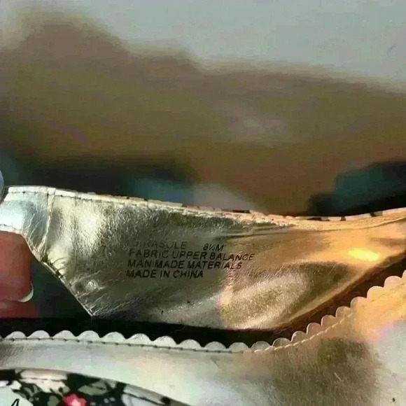 Floral sling back women’s size 8.5 heels - Picture 3 of 4